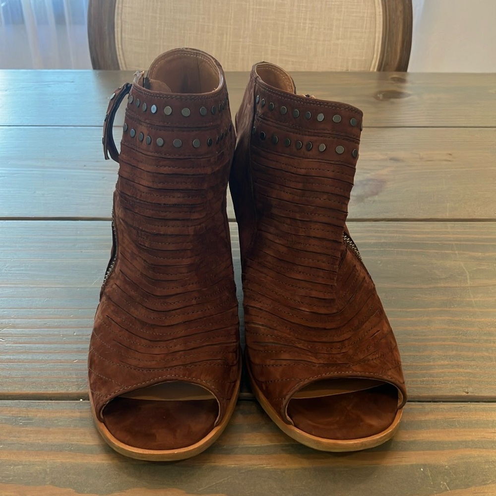 Paul Green Suède Studded peep toe heels